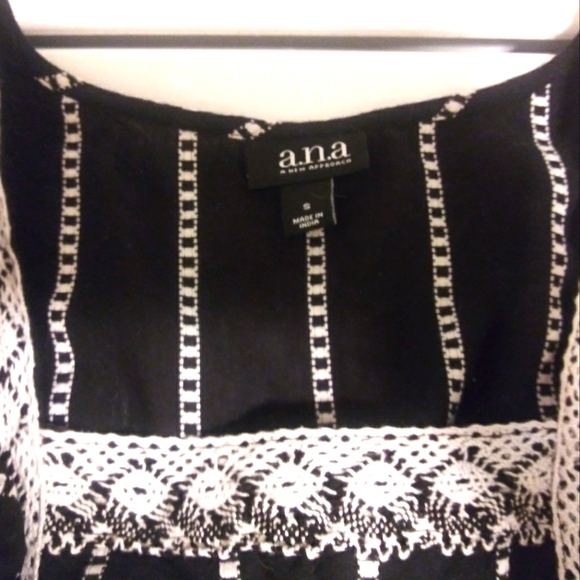 Cute black and white summer top - Picture 4 of 4